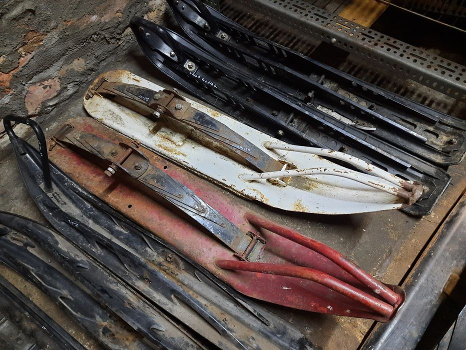 Skuter śnieżny płozy ski doo Bombardier narty ślizgi widia