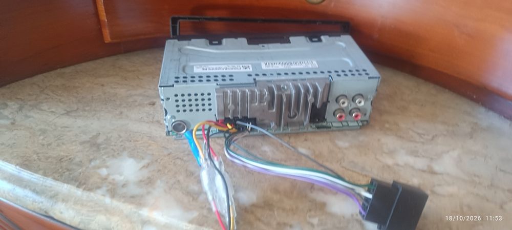 Rádio Pioneer com bluetooth não tem um ano ainda com garantia
