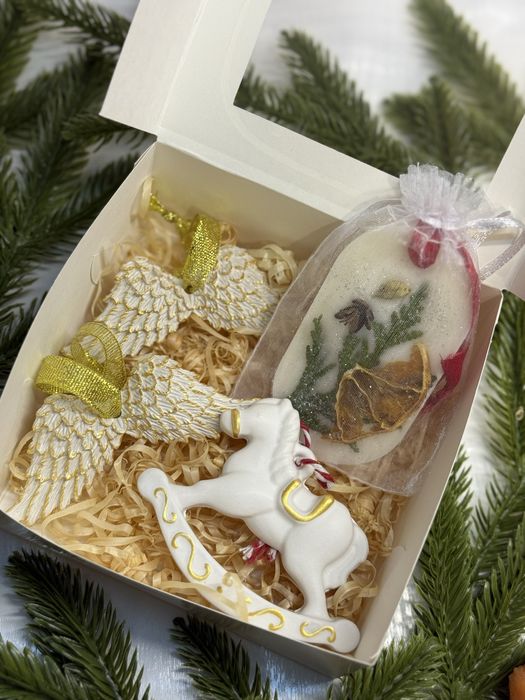 Подарункові набори ( новорічні, смішні, з ялинковими прикрасами)