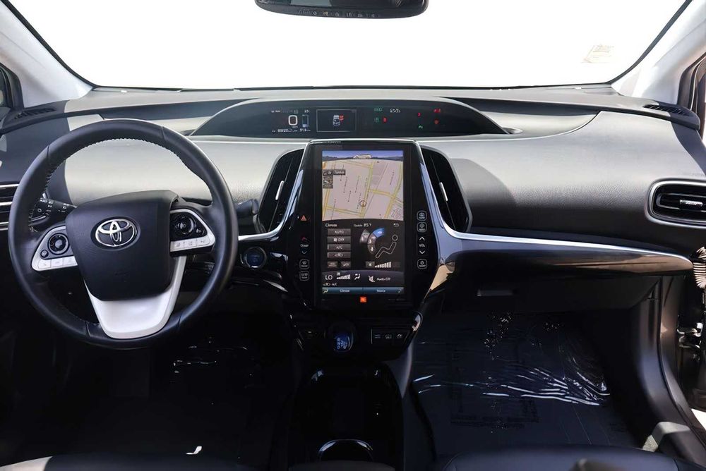 Toyota Prius Prime Advanced      2019