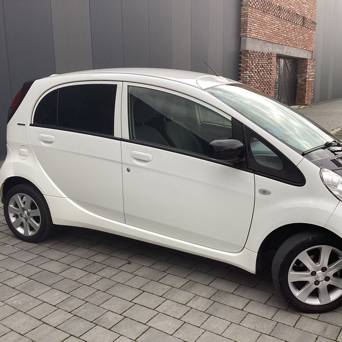 Пежо іон 2016 р.  Peugeot iOn електричка