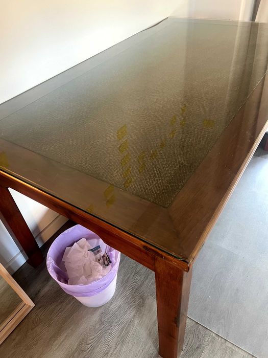 Mesa de jantar em madeira maciça com tampo de vidro – 160x90 cm