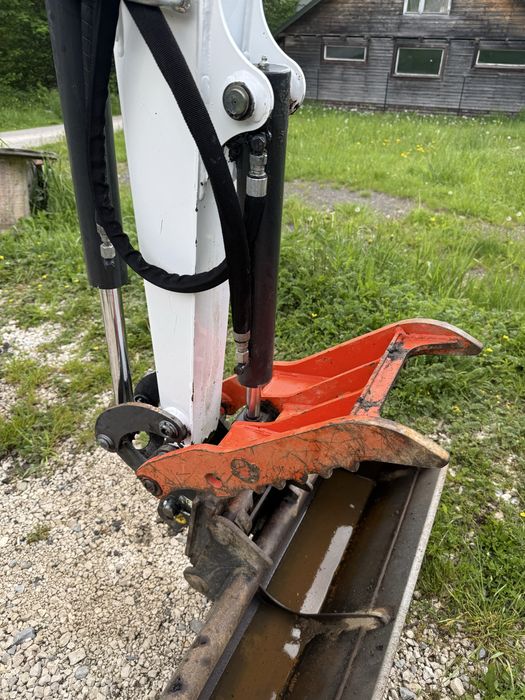 Minikoparka bobcat E19