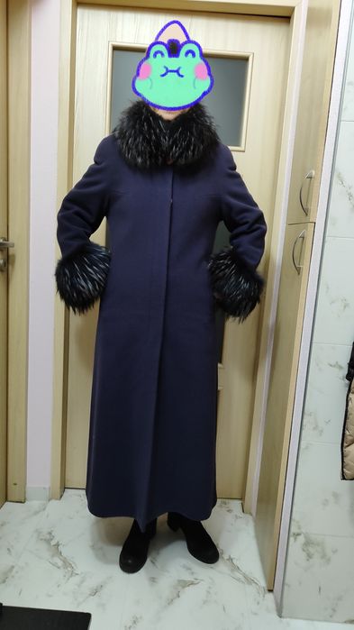 Płaszcz zimowy z futrem z jenota 40