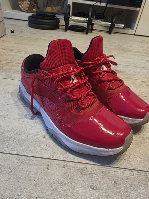 Buty Sneakersy Air Jordan 11 low CMFT czerwone