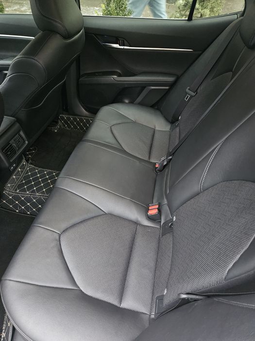 Toyota Camry офіційна