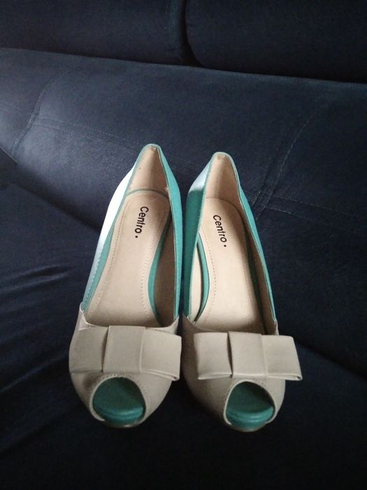 Szpilki centro turkus beż kokarda 37