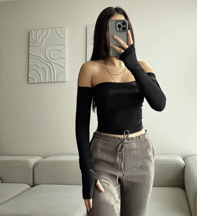 Кофтинка зі спущеними плечима