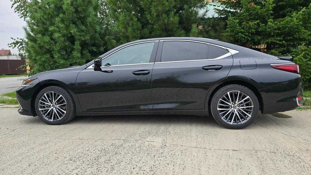 Lexus ES 300h, 2023