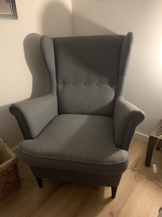 Poltrona strandmon ikea cinza