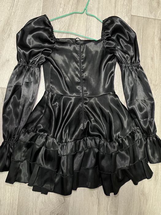 Чорна корсетна сукня з обʼємними рукавами/xs-s