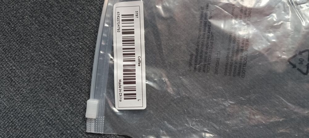 Czarny płaszcz męski z flauszu