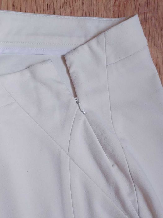Спідниця-олівець біла розмір 38