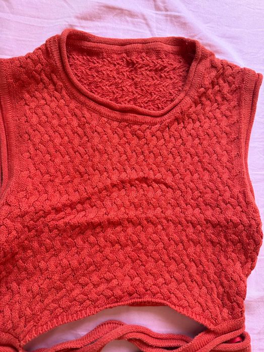 Conjunto Vermelho de Malha Top + Saia com Tiras Red Knit Two-Piece Set S