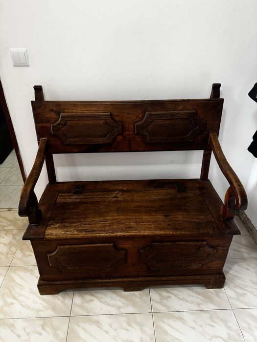 Cadeirão com arrumo