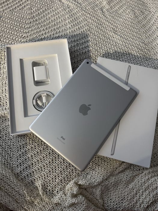 Планшет Apple iPad 10.2" (9 Gen) 256GB Wi-Fi + Cellular Silver
