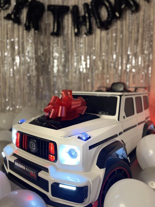 Дитячий автомобіль , повний привід !!