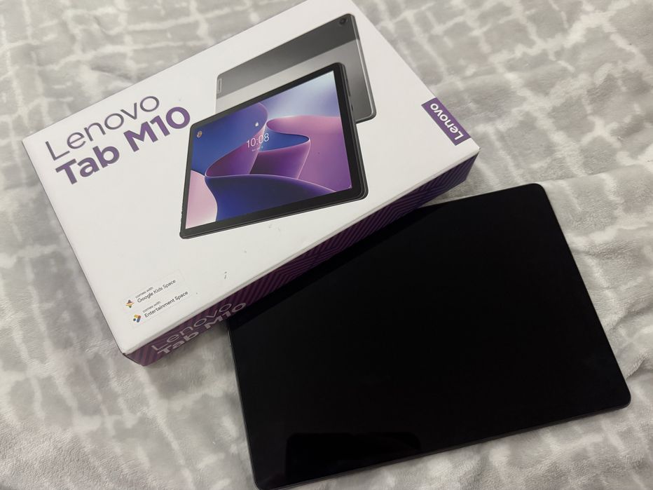 планшет Lenovo tab M10 майже новий
