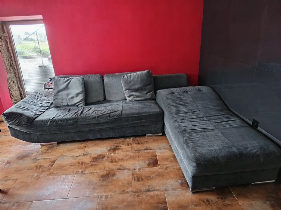 Sofá com chaise long