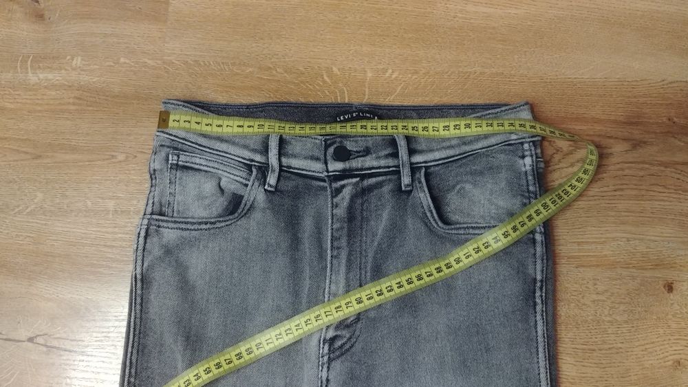 Spodnie jeans Levi's szare wysoki stan M