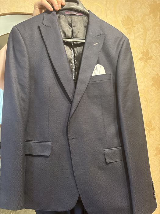 Костюм чоловічий(піджак та брюки)
