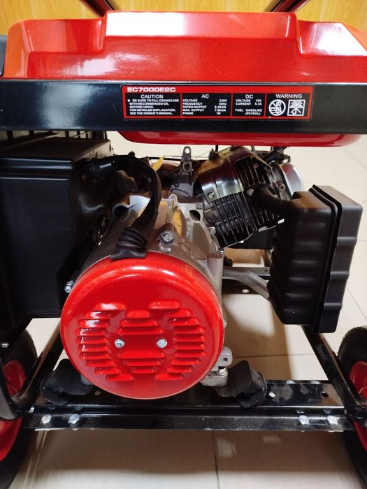 Бензиновый генератор