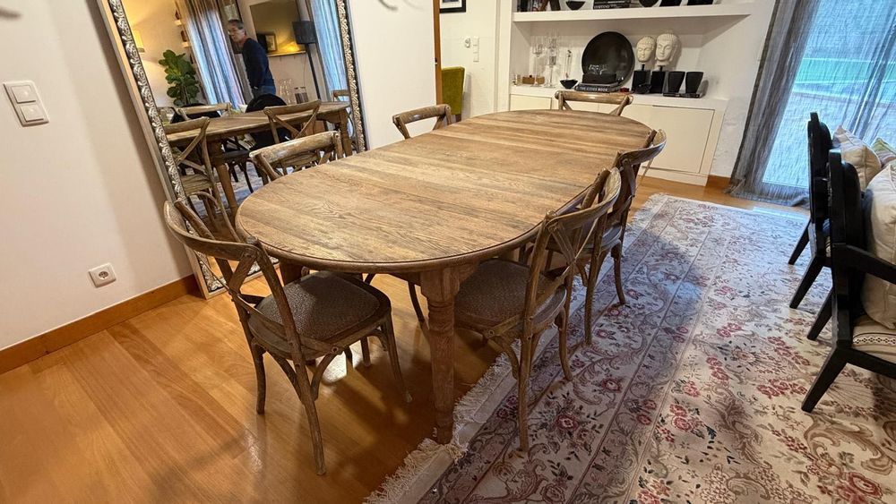 (Vendida) Conjunto de mesa de jantar e cadeiras em madeira