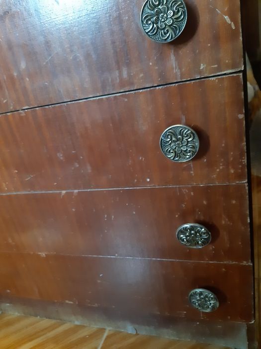 Escrivaninha em Mogno. Movél. Estante. Secretária.