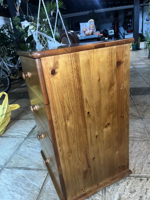 Mesa de cabeceira cor pinho