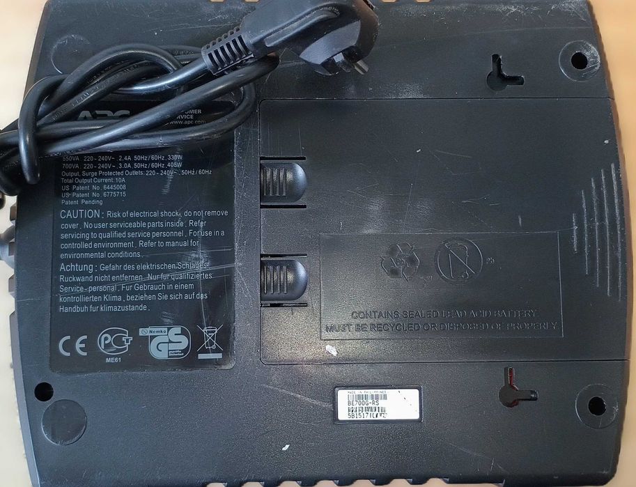 ДБЖ APC BackUPS ES700 BE700G-RS (б/у)