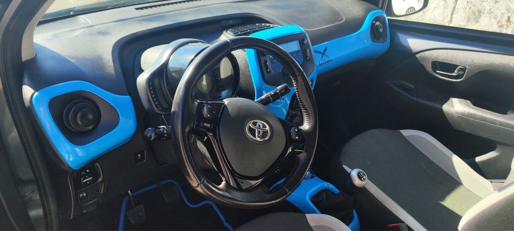 TOYOTA Aygo 1.0 X