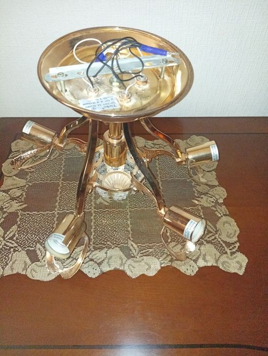 Люстра потолочная,б/у,отличное состояние