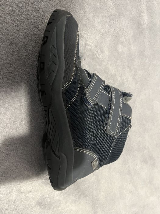 Продам взуття на хлопчика