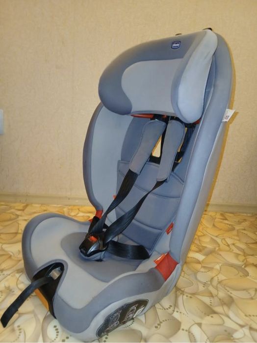 Автокрісло Chicco Gro-Up