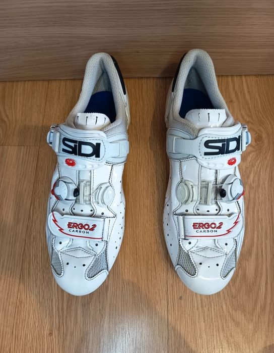 Sapatos Sidi brancos