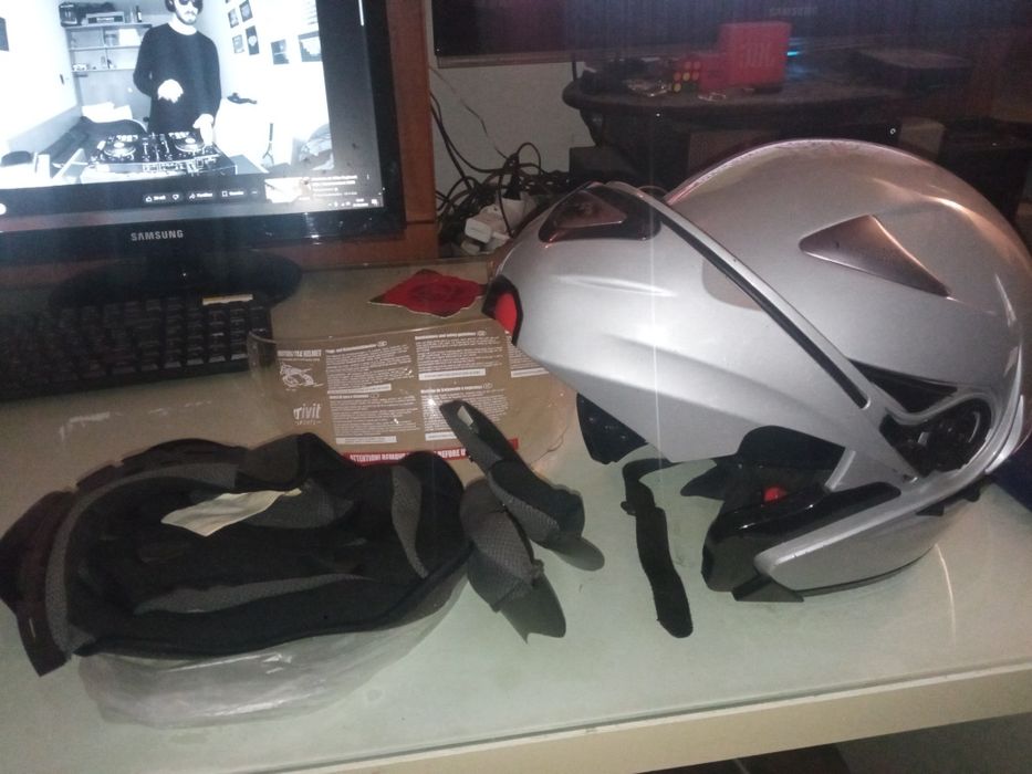 Capacete de queixo boa condição