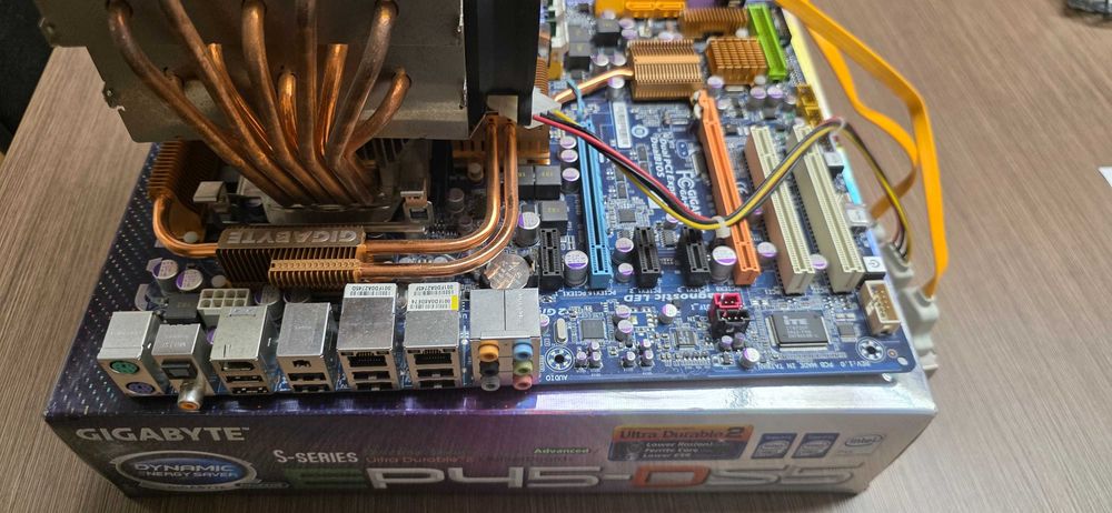 Płyta główna GA-EP45-DS5 + Core2DUO E8400 + 8 GB RAM + Scythe Orochi