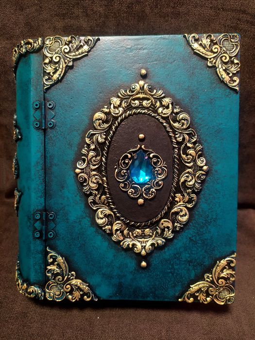 Шкатулка-книга "Король Лев"
