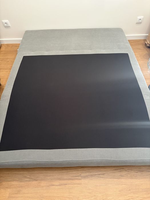 Sofá cama verde oliva (190cm x 140cm)