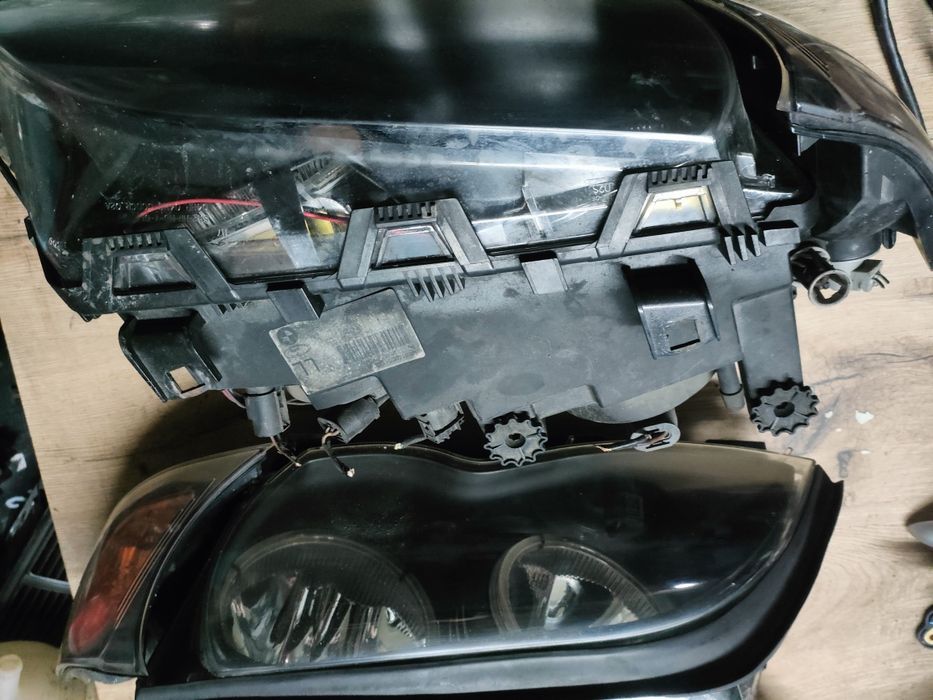 BMW E46 lift sedan reflektory lampy L+P