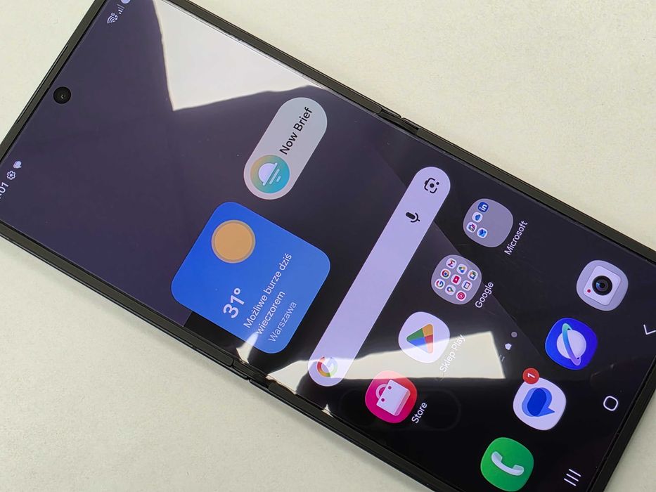 Samsung Galaxy Z Flip7 Dual SIM (SIM + eSIM)/ 12GB/ 256GB/ Jetblack/ Grade A-/ + ładowarka/ 100% SPŁACONY! / gw od 6.12.25