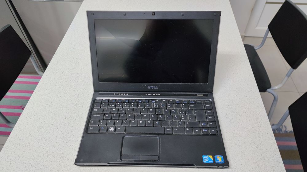 Portátil DELL Latitude 13