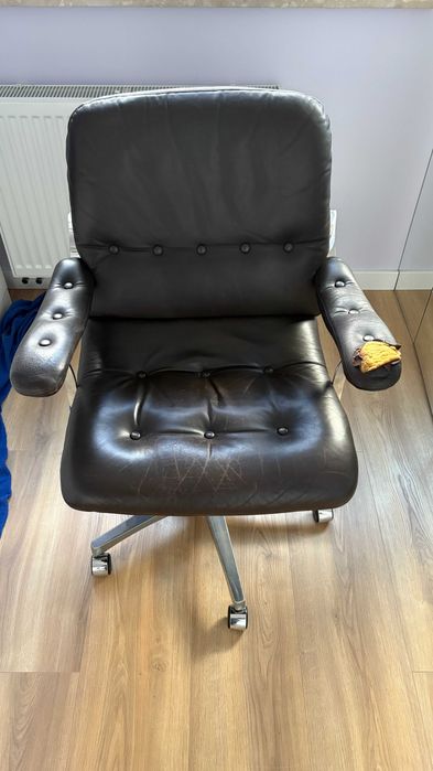 Fotel biurowy retro, skóra naturalna, solidna stalowa podstawa