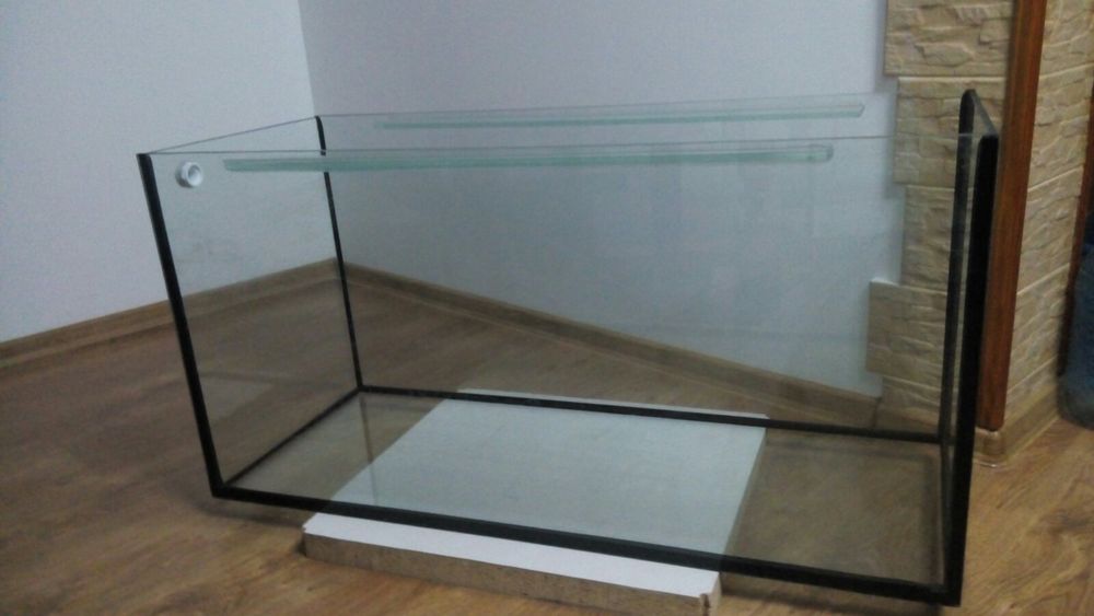 Аквариумы 117л, 200л, 300л. Коряги.