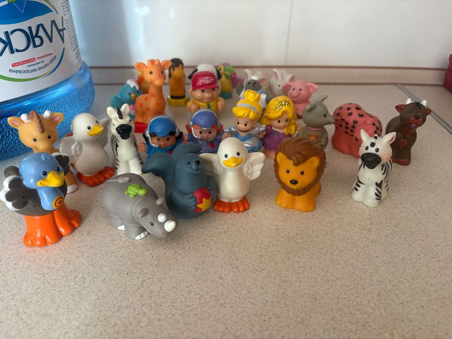 Fisher price little people тварини