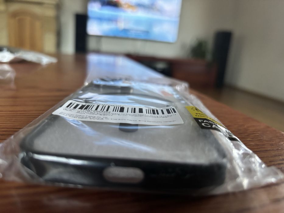ETUI Iphone 14 (okazja)