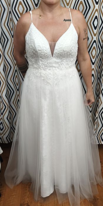 Suknia ślubna z tiulem