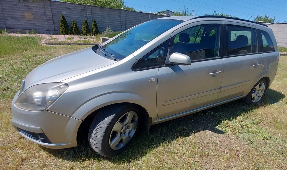 автомобіль Опель Зафіра В