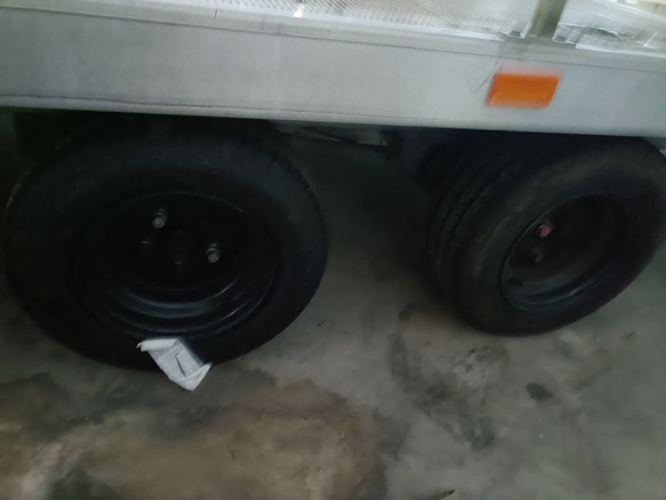 Atrelado de automóveis em alumínio