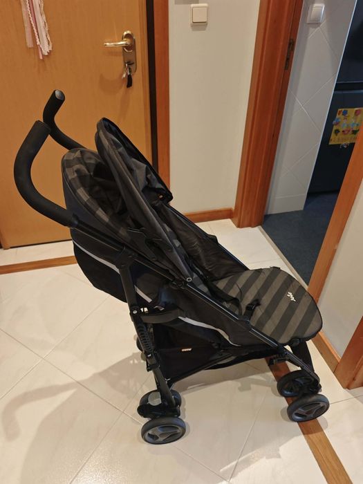 Vendo carrinho de passeio criança